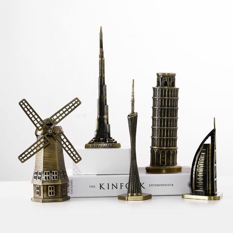 Famous Landmark Sculptures